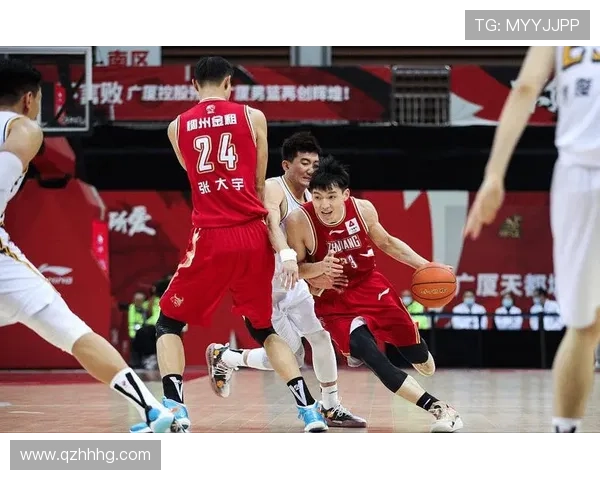 上海羽毛球队防守策略分析与比赛表现的得失总结 上海羽毛球队防守策略分析与比赛表现的得失总结